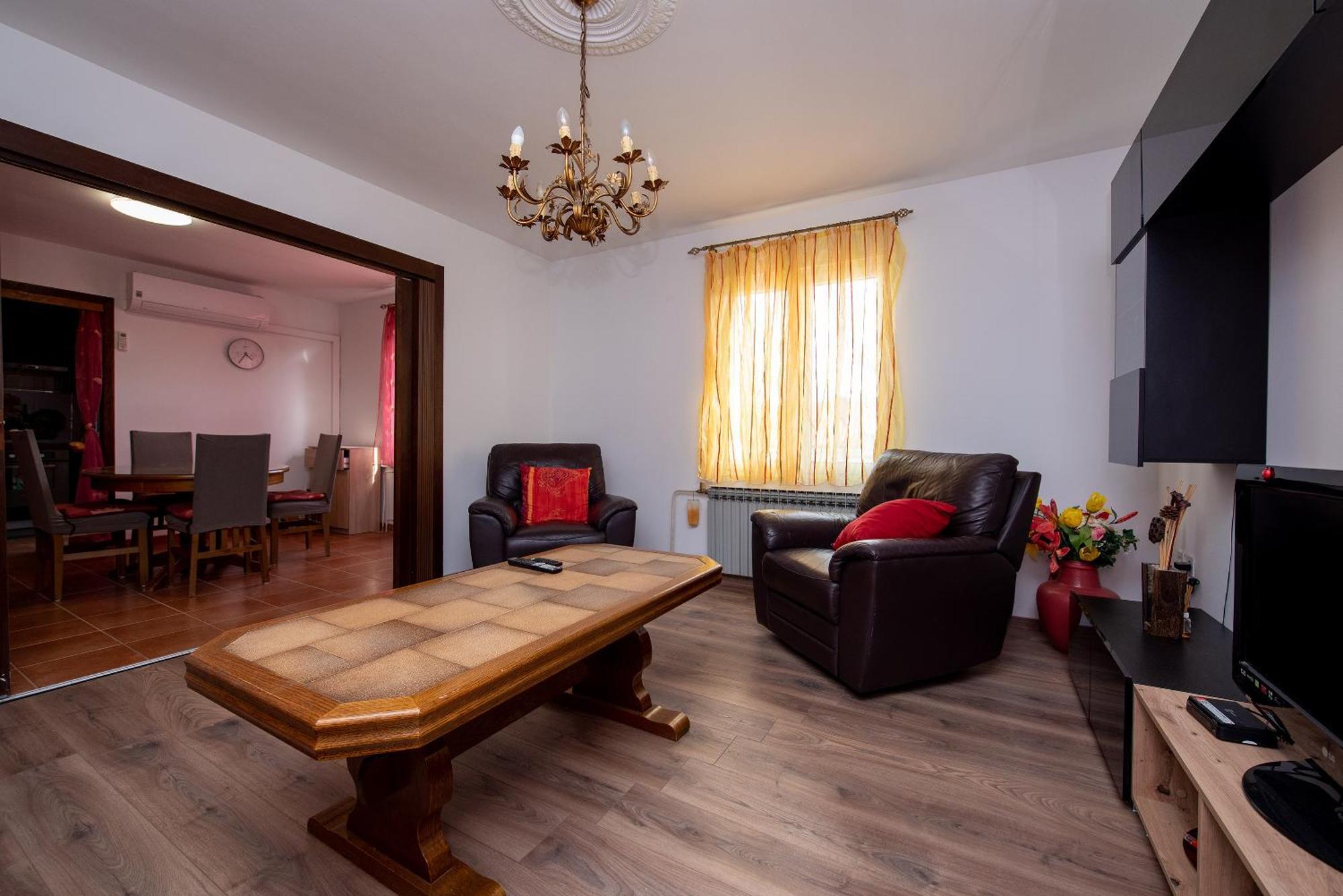 Split4 Apartment