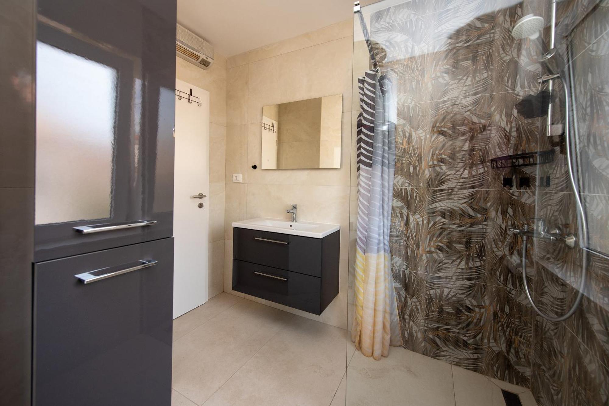 Apartment Split4 *